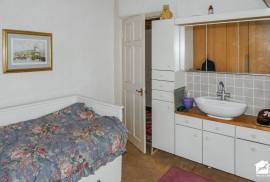 5 bedroom, Terraced House for sale