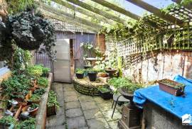 5 bedroom, Terraced House for sale