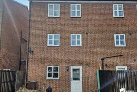 3 bedroom, Terraced House for sale
