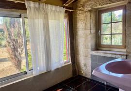 Biron: Devenez proprietaire d\'un morceau d\'histoire, en devenant le proprietaire de ces anciennes ecuries du Chateau de Biron