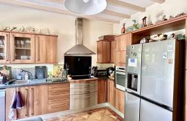 Propriete sur 11 hectares avec deux maisons d\'habitation et de nombreuses dependances aux portes de Bergerac