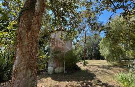 Propriete sur 11 hectares avec deux maisons d\'habitation et de nombreuses dependances aux portes de Bergerac