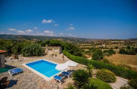 3 Bedroom Charming Bungalow - Simou, Paphos