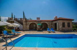 3 Bedroom Charming Bungalow - Simou, Paphos