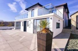 Spacious 4-Bedroom Detached House with Pool & Big Yard | 5 km to the Sea