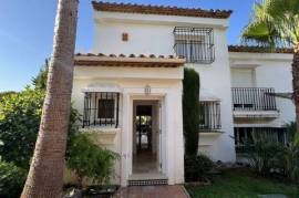 Townhouse for sale in El Paraiso, Estepona