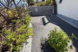 House for Sale - 3 Bedrooms in Estreito da Calheta