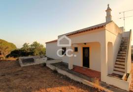 Experience the charm of the Algarve in your own small farm 8 minutes away. of the beaches