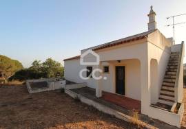 Experience the charm of the Algarve in your own small farm 8 minutes away. of the beaches