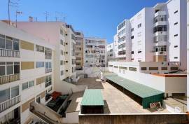 Fully Refurbished and Furnished 4 Bedroom Apartment for sale on Avenida 25 de Abril, Portimao