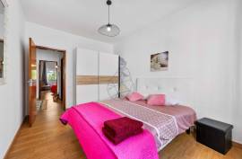Fully Refurbished and Furnished 4 Bedroom Apartment for sale on Avenida 25 de Abril, Portimao