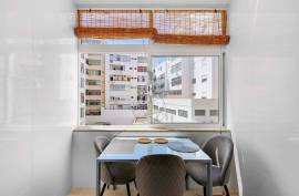 Fully Refurbished and Furnished 4 Bedroom Apartment for sale on Avenida 25 de Abril, Portimao