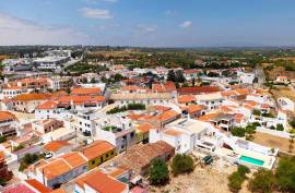 Ruin with Redevelopment Potential in Alcantarilha – Excellent Opportunity