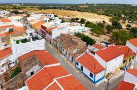 Ruin with Redevelopment Potential in Alcantarilha – Excellent Opportunity