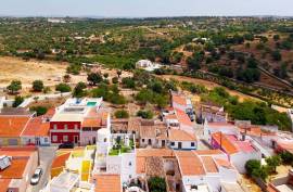 Ruin Property for Redevelopment in Alcantarilha – Exceptional Opportunity