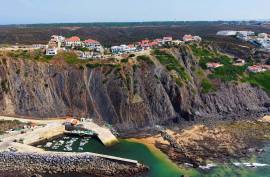 Rustic land with 48000 m2 at 3 km Arrifana beach - Aljezur