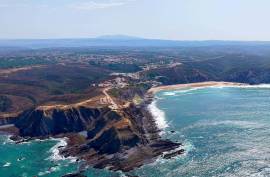 Rustic land with 48000 m2 at 3 km Arrifana beach - Aljezur