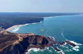 Rustic land with 48000 m2 at 3 km Arrifana beach - Aljezur