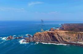 Rustic land with 48000 m2 at 3 km Arrifana beach - Aljezur