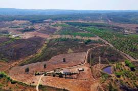Rustic land with 48000 m2 at 3 km Arrifana beach - Aljezur