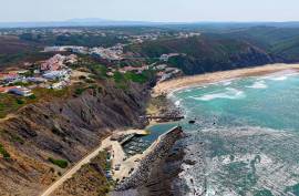Rustic land with 48000 m2 at 3 km Arrifana beach - Aljezur