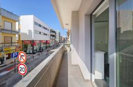Refurbished office for rent by the year in the Center of Portimão