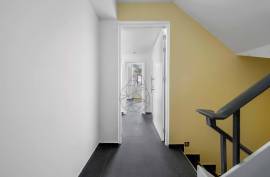 Refurbished office for rent by the year in the Center of Portimão