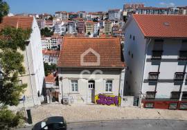 Unique Opportunity in Coimbra: Property with Potential for Appreciation and Good Profitability!