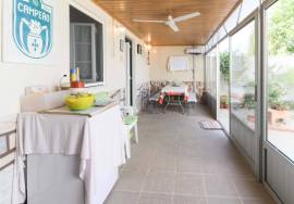 Fully renovated 2 bedroom villa with backyard and tank.