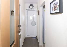 Fully renovated 2 bedroom villa with backyard and tank.
