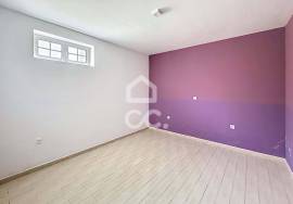 House with Large Areas, Barbecue and Privileged Location in Chaves and close to the accesses of the A24.