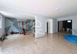 House with Large Areas, Barbecue and Privileged Location in Chaves and close to the accesses of the A24.