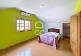 House with Large Areas, Barbecue and Privileged Location in Chaves and close to the accesses of the A24.