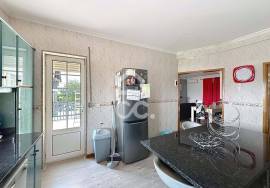 House with Large Areas, Barbecue and Privileged Location in Chaves and close to the accesses of the A24.