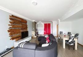 House with Large Areas, Barbecue and Privileged Location in Chaves and close to the accesses of the A24.