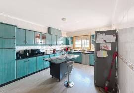 House with Large Areas, Barbecue and Privileged Location in Chaves and close to the accesses of the A24.
