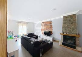 House with Large Areas, Barbecue and Privileged Location in Chaves and close to the accesses of the A24.