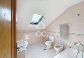 House with Large Areas, Barbecue and Privileged Location in Chaves and close to the accesses of the A24.