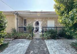 House with Large Areas, Barbecue and Privileged Location in Chaves and close to the accesses of the A24.