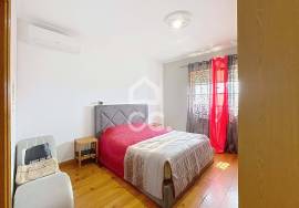House with Large Areas, Barbecue and Privileged Location in Chaves and close to the accesses of the A24.