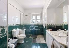 House with Large Areas, Barbecue and Privileged Location in Chaves and close to the accesses of the A24.