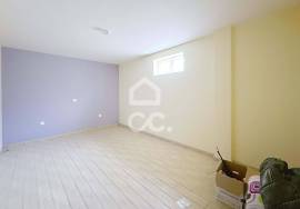 House with Large Areas, Barbecue and Privileged Location in Chaves and close to the accesses of the A24.