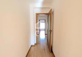 3 bedroom apartment with suite, closed garage and privileged location on the outskirts of Chaves