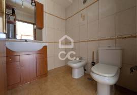 3 bedroom apartment with suite, closed garage and privileged location on the outskirts of Chaves