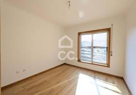 3 bedroom apartment with suite, closed garage and privileged location on the outskirts of Chaves