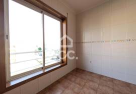 3 bedroom apartment with suite, closed garage and privileged location on the outskirts of Chaves