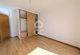 3 bedroom apartment with suite, closed garage and privileged location on the outskirts of Chaves