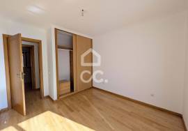 3 bedroom apartment with suite, closed garage and privileged location on the outskirts of Chaves