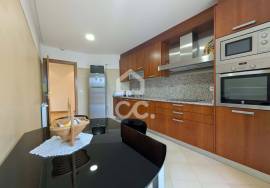 Comfort and Convenience: 3 Bedroom Apartment with Balcony, Suite and Garage a Few Minutes from the Center of Chaves