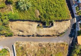 Land with approved project and panoramic views with 735m²